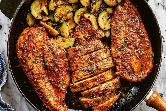 Garlic Butter Chicken and Zucchini Skillet